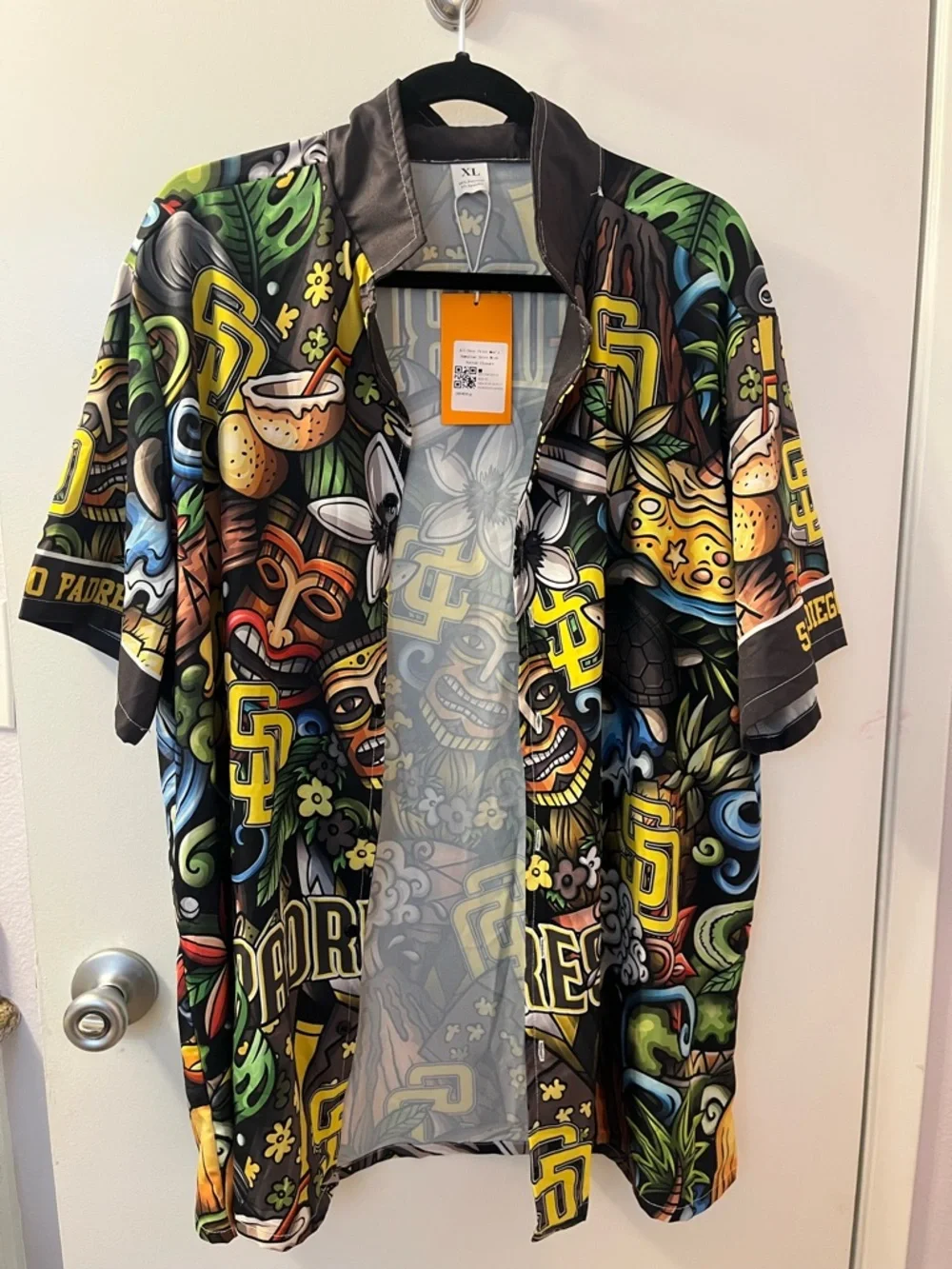 SOLD 4/8/2026 SD Padres Hawaiian Button Up NWT XL PTP 27/L 33 (Aloha Shirt) - Picture 7 of 7
